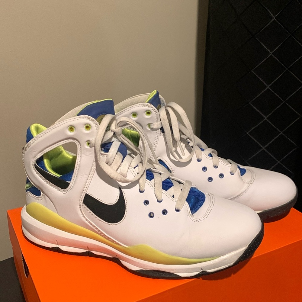 Men’s Old School Nike Basketball High-Tops
